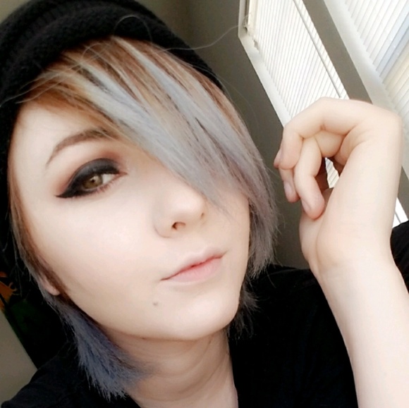 Meet your Posher, Taylor - Picture 1 of 1